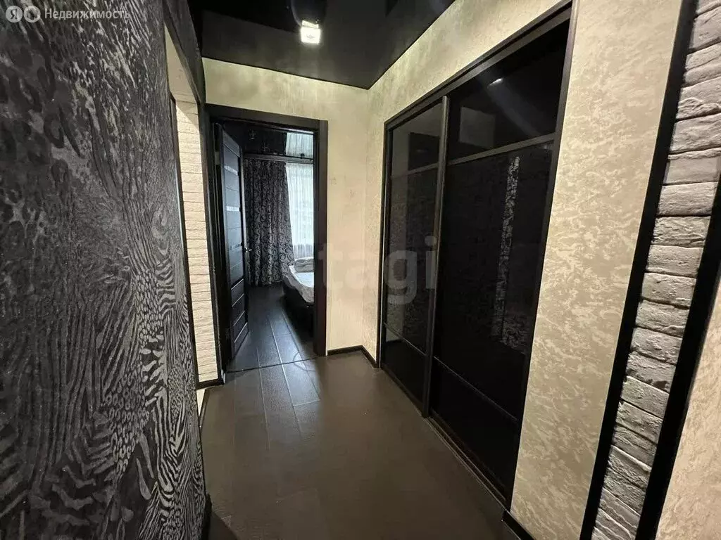 4-комнатная квартира: Петропавловск-Камчатский, улица Карбышева, 14/1 ... - Фото 0