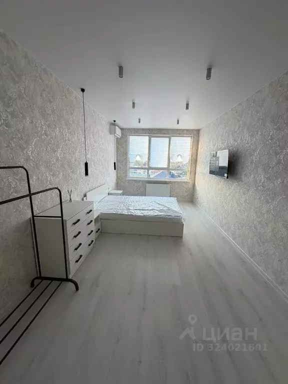 1-к кв. Крым, Симферопольский район, с. Мирное ул. Славы (45.0 м) - Фото 1