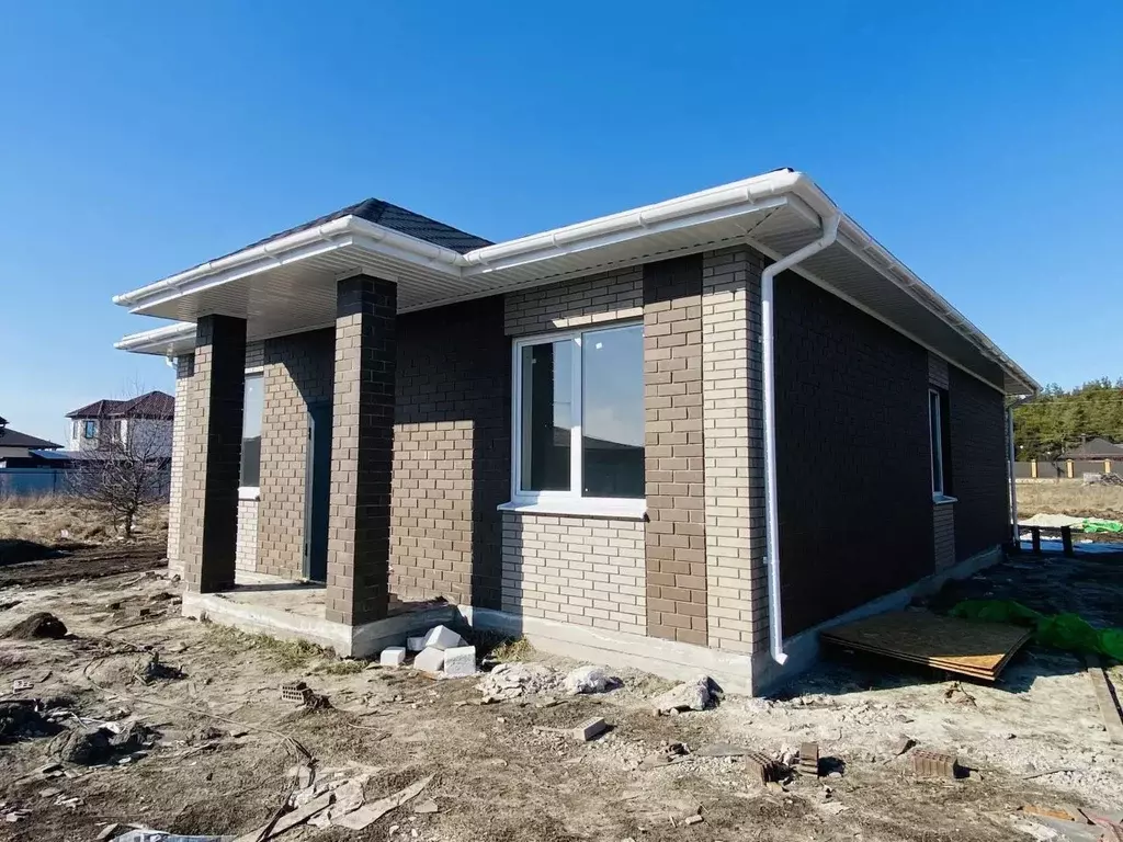 Дом в Курская область, Курский район, Моковский сельсовет, д. 2-я ... - Фото 1