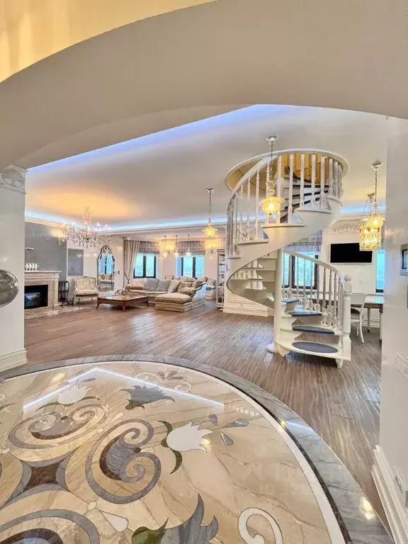 3-к кв. Тюменская область, Тюмень ул. Герцена, 84/2 (200.0 м) - Фото 1