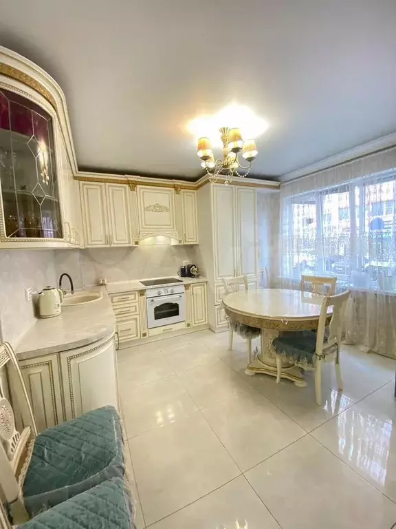 3-к. квартира, 90 м, 1/12 эт. - Фото 0