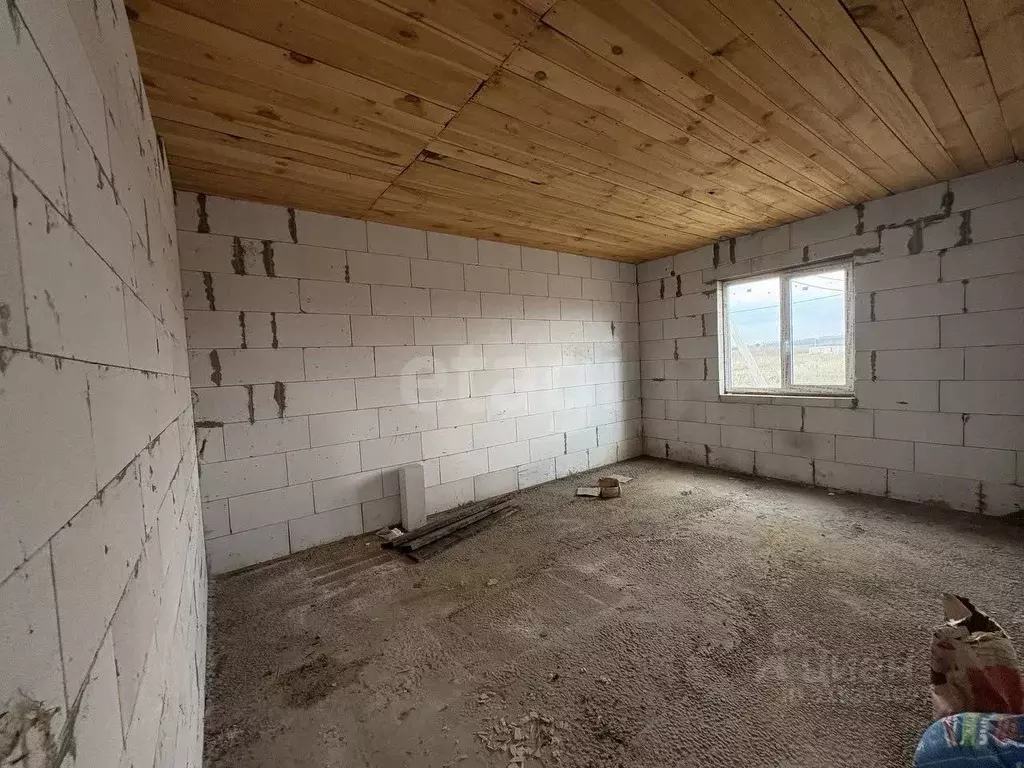 Дом в Белгородская область, Корочанский район, Бехтеевское с/пос, с. ... - Фото 1