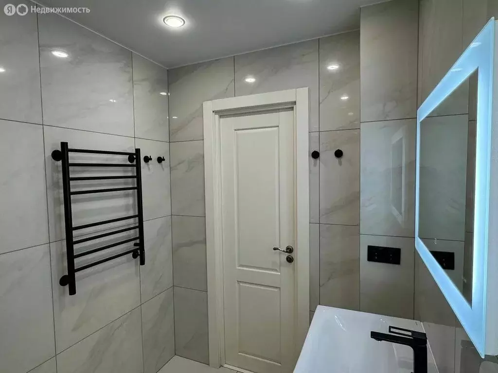 2-комнатная квартира: Тюмень, улица Пермякова, 84к2 (72.5 м) - Фото 1