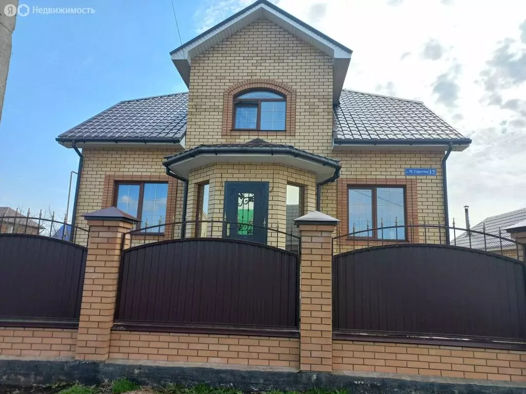 Дом в Нефтекамск, улица Мусы Гареева (140 м) - Фото 1
