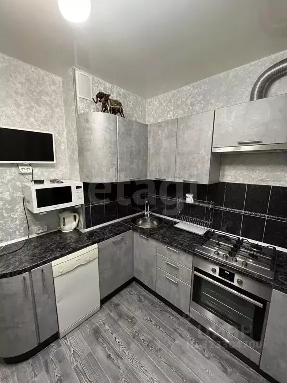 1-к кв. Ямало-Ненецкий АО, Новый Уренгой Юбилейный мкр, 2/5А (52.0 м) - Фото 1