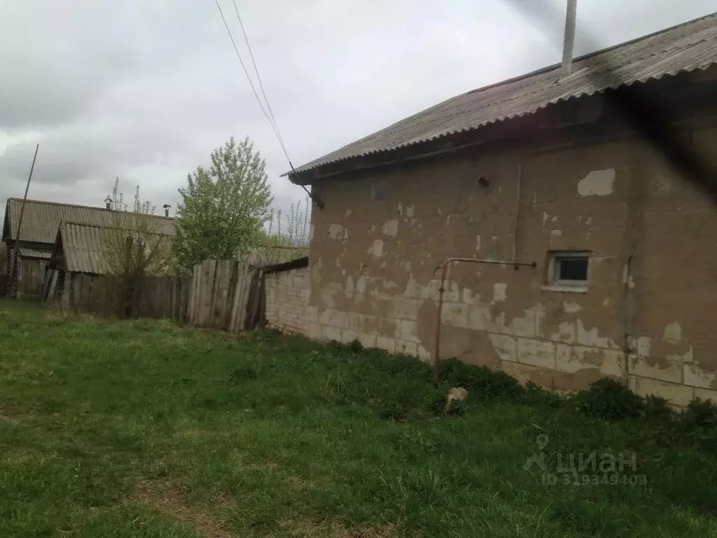 Дом в Кировская область, Малмыжский район, с. Мари-Малмыж ул. Красная, ... - Фото 2