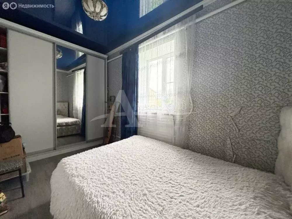 3-комнатная квартира: Комсомолец, Клубная улица, 23А (56 м) - Фото 0