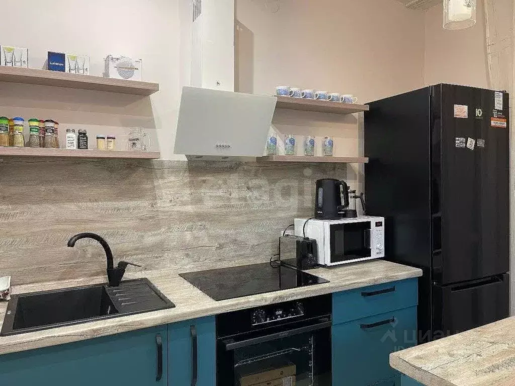 2-к кв. Красноярский край, Красноярск ул. Петра Ломако, 2 (55.8 м) - Фото 1