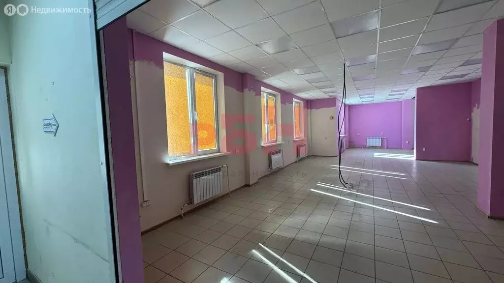 Торговая площадь (300 м) - Фото 1