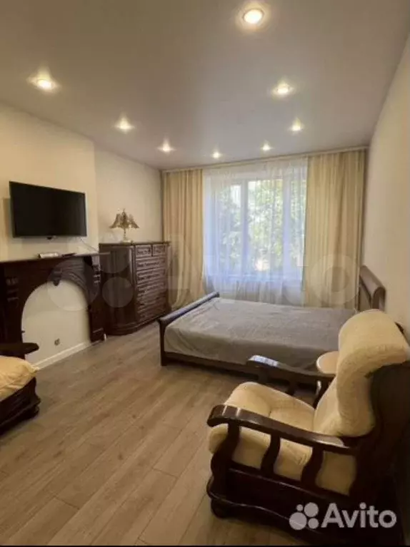 3-к. квартира, 90 м, 4/4 эт. - Фото 0