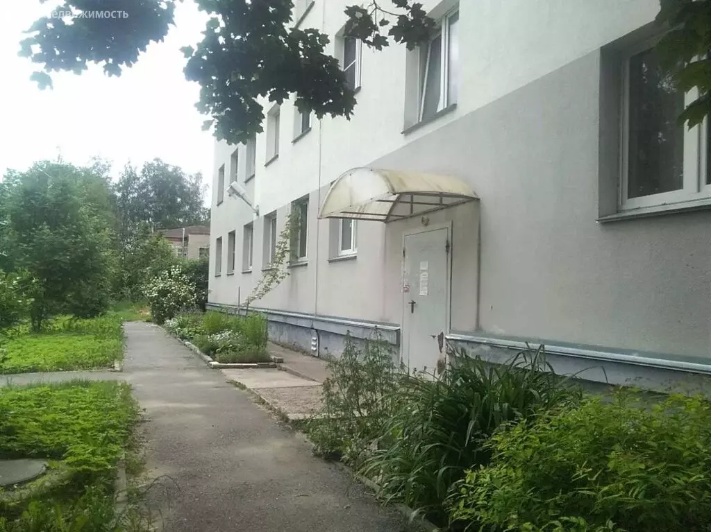 1-комнатная квартира: городской посёлок Назия, улица Строителей, 1 ... - Фото 0
