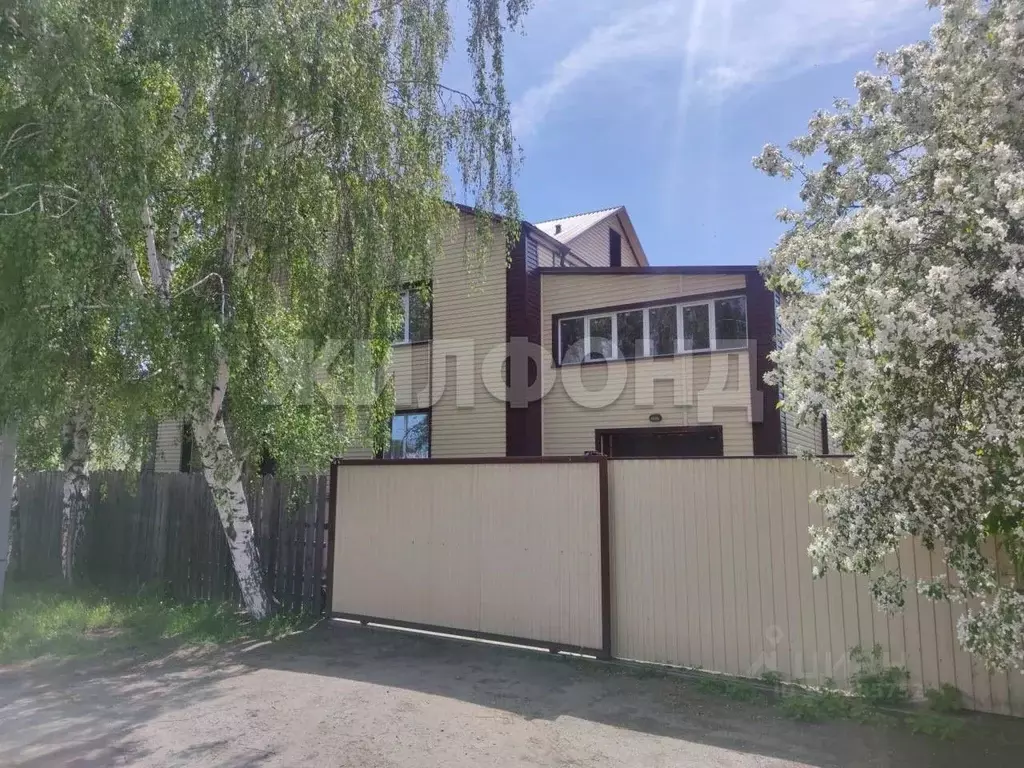 Дом в Хакасия, Абакан ул. Есенина (228 м) - Фото 2