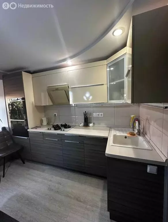 3-комнатная квартира: Каменск-Шахтинский, Красная улица, 56 (64.2 м) - Фото 1