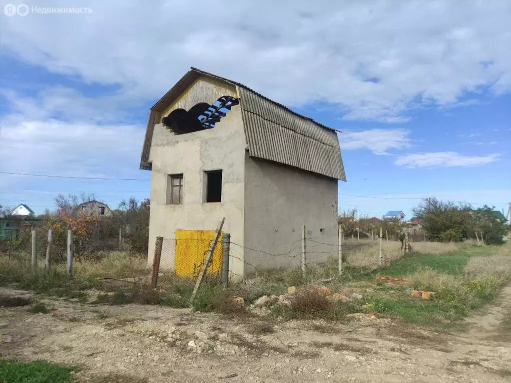 Участок в Сакский район, Штормовское сельское поселение, село Крыловка ... - Фото 0