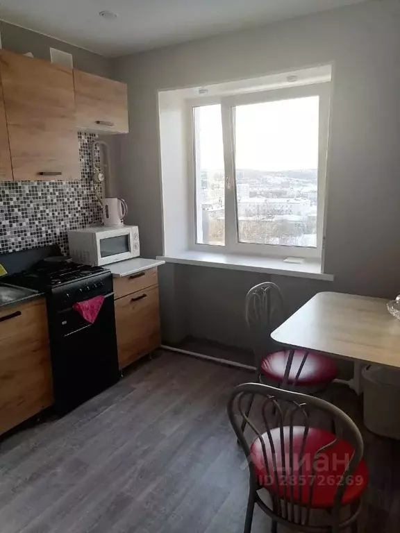 1-к кв. Мурманская область, Мурманск ул. Капитана Буркова, 35 (32.0 м) - Фото 1