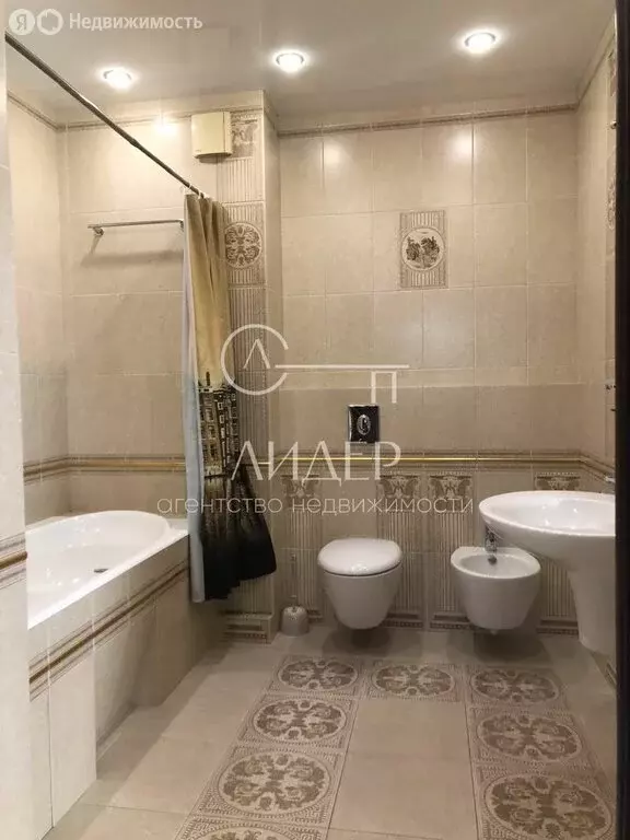 3-комнатная квартира: Сочи, микрорайон Светлана, Учительская улица, ... - Фото 0