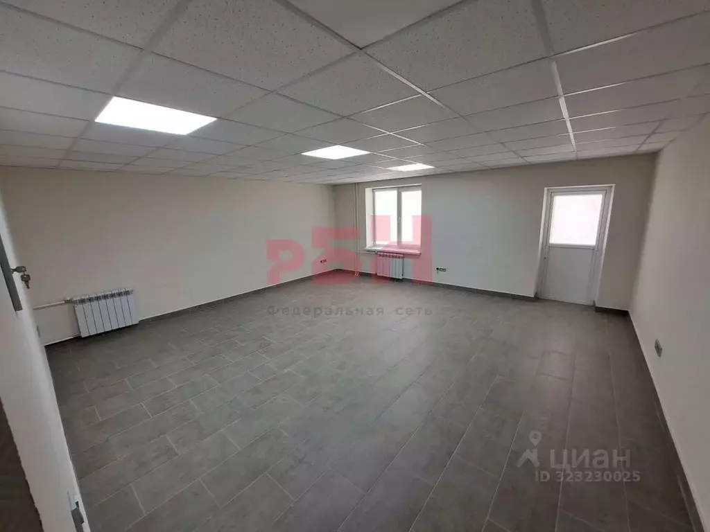 Офис в Свердловская область, Екатеринбург ул. Чистопольская, 9 (250 м) - Фото 1