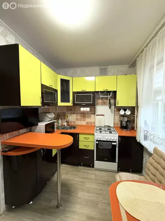 2-комнатная квартира: Брянск, улица Чернышевского, 72А (52 м) - Фото 0