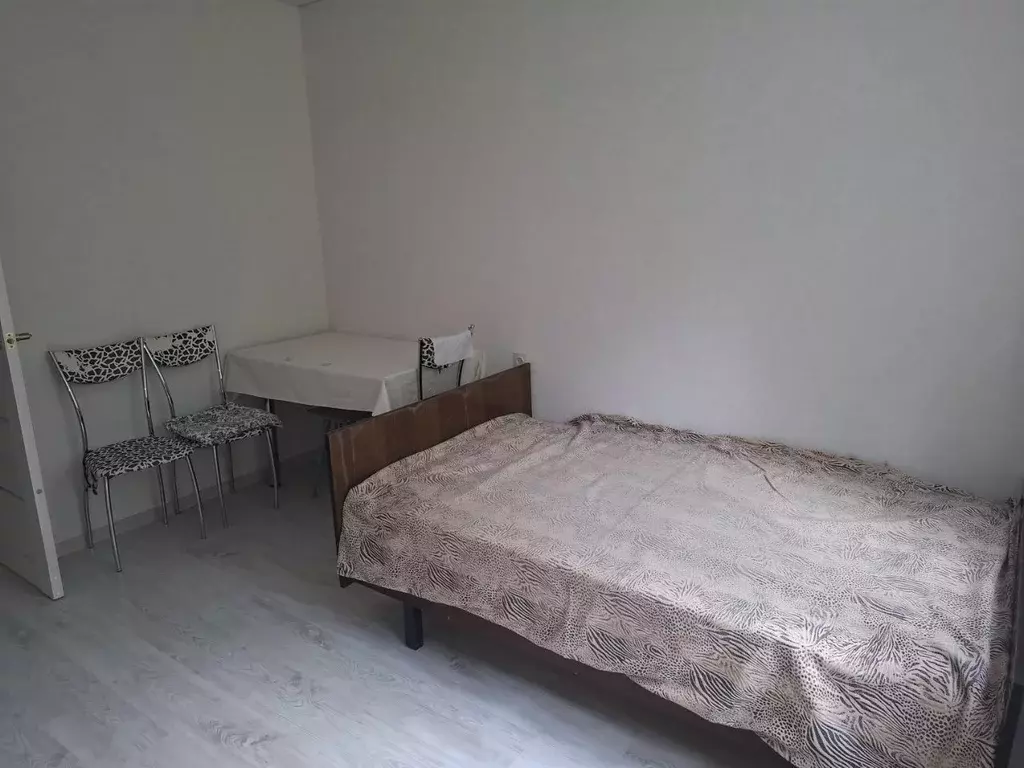 Комната Псковская область, Невель Октябрьская ул., 2 (12.0 м) - Фото 0