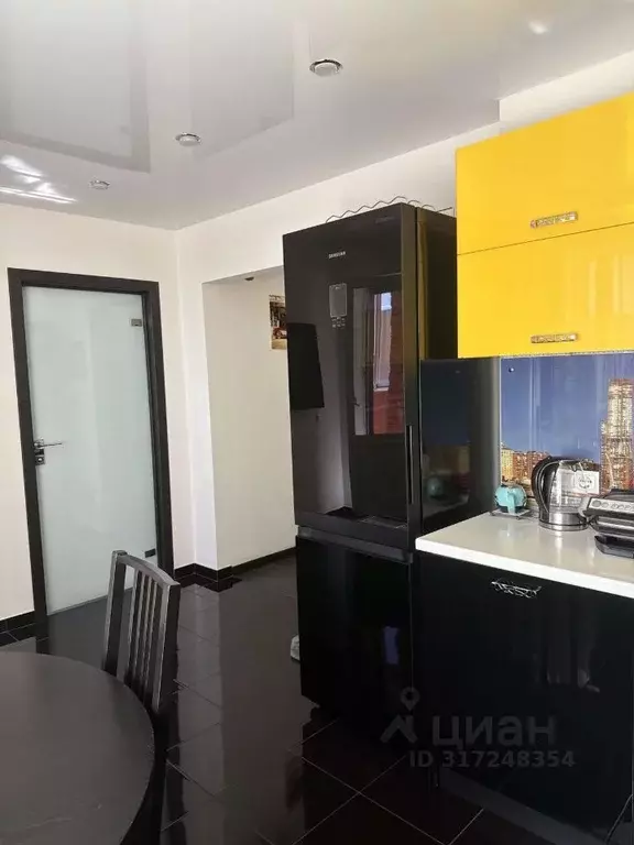 2-к кв. Самарская область, Тольятти Революционная ул., 11б (65.0 м) - Фото 0