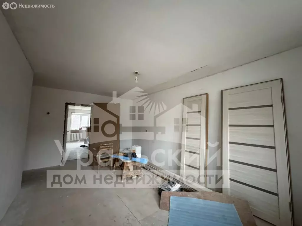 3-комнатная квартира: посёлок Курорт-Самоцвет, Центральная улица, 5 ... - Фото 2