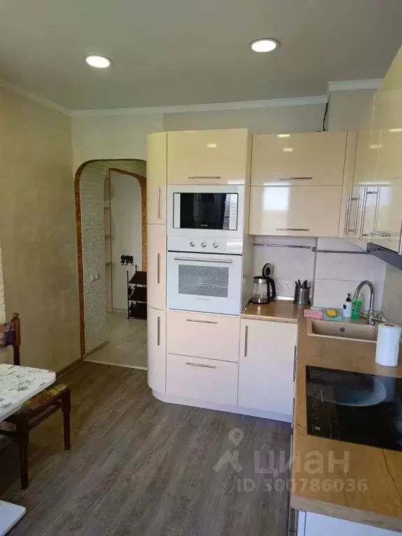 1-к кв. Омская область, Омск бул. Архитекторов, 13/3 (40.0 м) - Фото 2