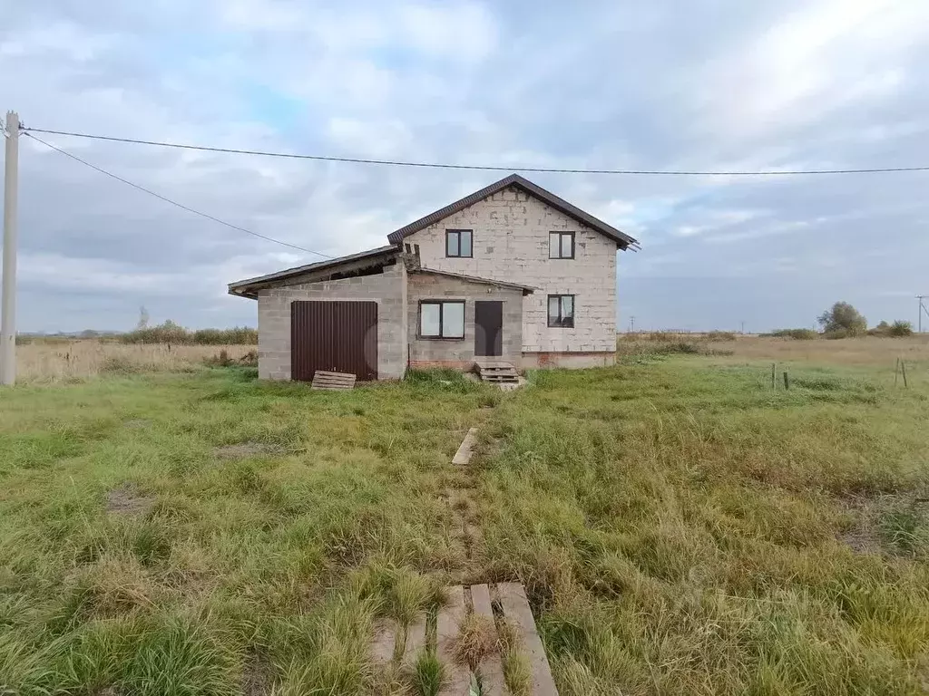 Дом в Башкортостан, Стерлитамакский район, Казадаевский сельсовет, с. ... - Фото 1