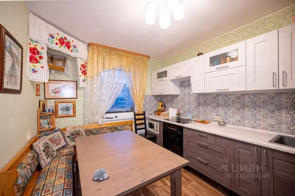 4-к кв. Карелия, Петрозаводск ул. Хейкконена, 16 (77.3 м) - Фото 0