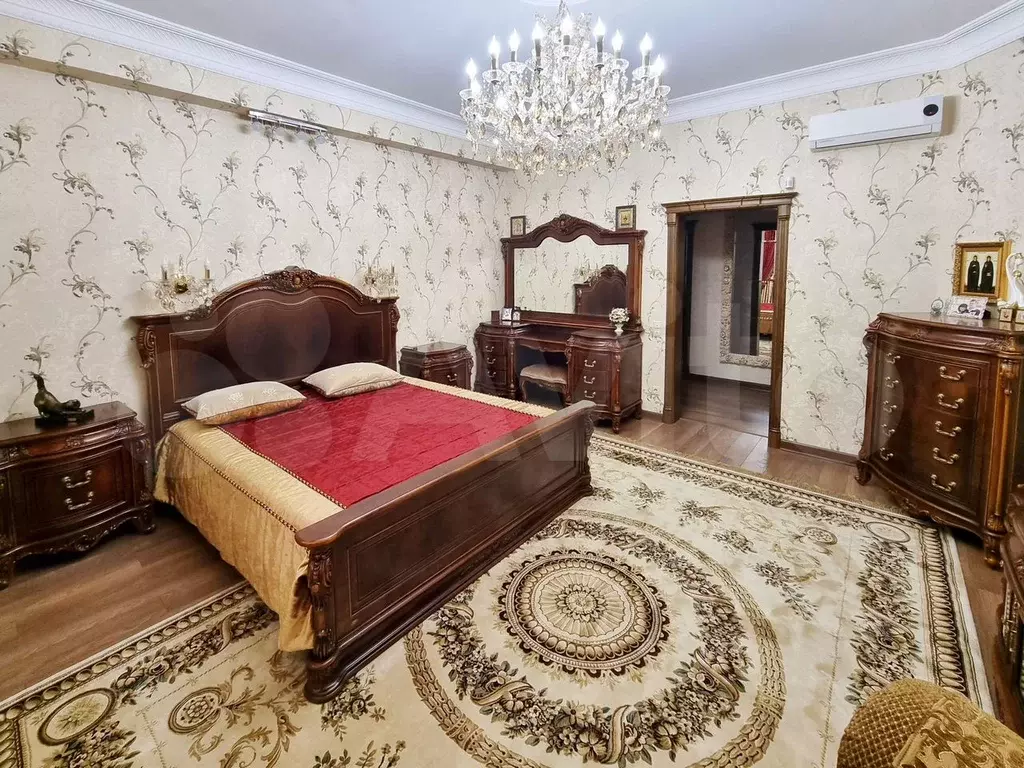Дом 430 м на участке 8 сот. - Фото 0