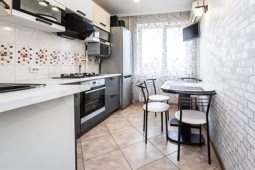 3-к. квартира, 67 м, 6/9 эт. - Фото 0
