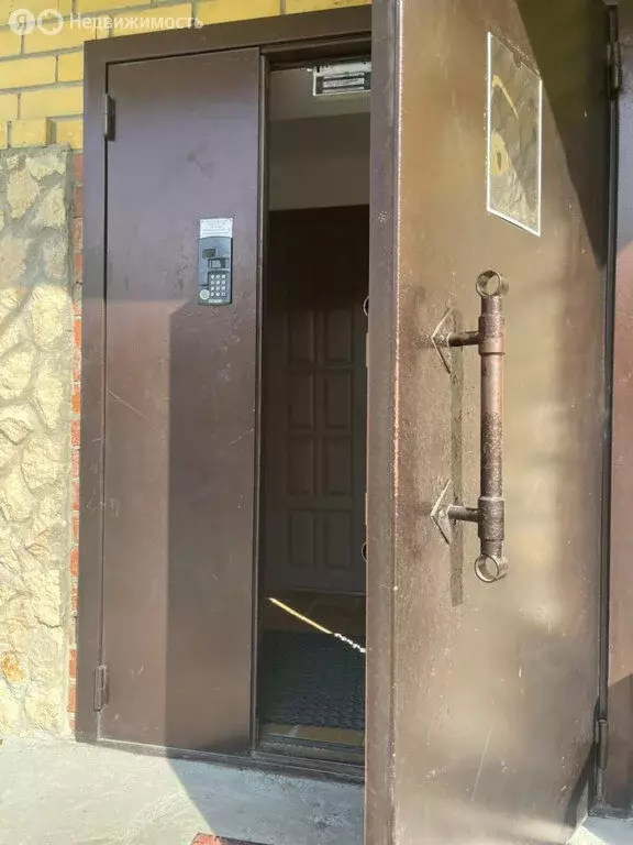 2-комнатная квартира: Екатеринбург, улица Краснолесья, 47 (67.4 м) - Фото 1