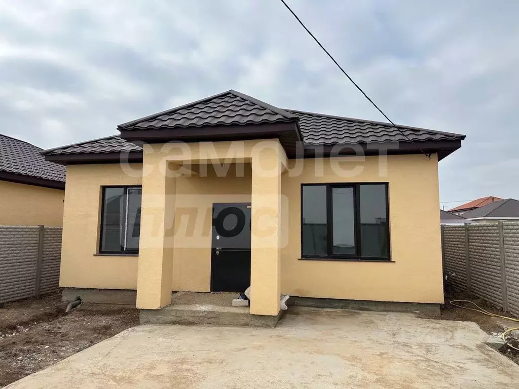 Дом в Крым, Симферопольский район, с. Мирное ул. Богатая (100 м) - Фото 1