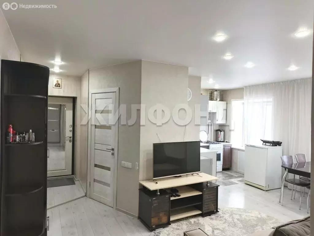 2-комнатная квартира: Карасук, улица Ленина, 141 (57.1 м) - Фото 2