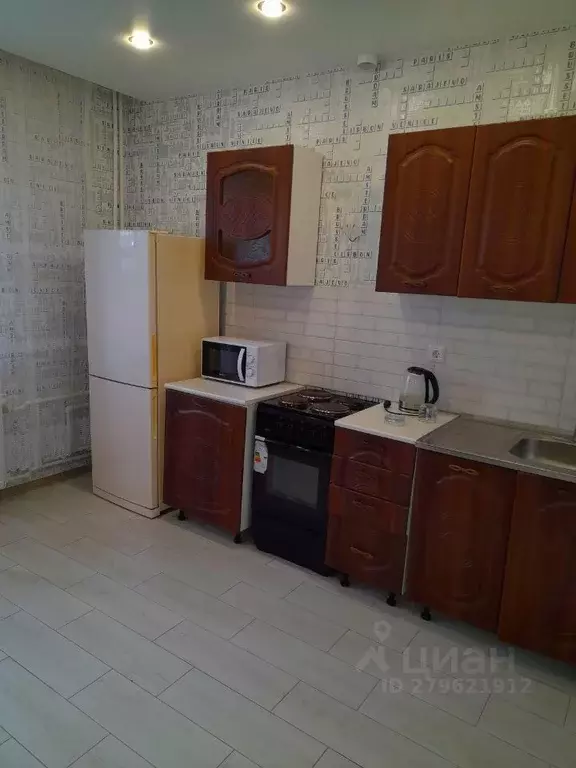 2-к кв. Оренбургская область, Оренбург Салмышская ул., 61 (65.0 м) - Фото 1