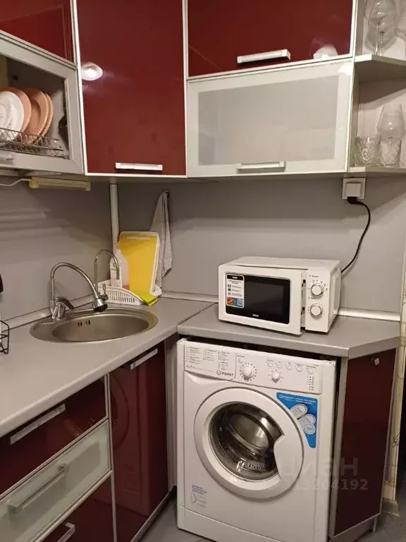 2-к кв. Тюменская область, Тюмень ул. Республики, 94 (50.0 м) - Фото 2