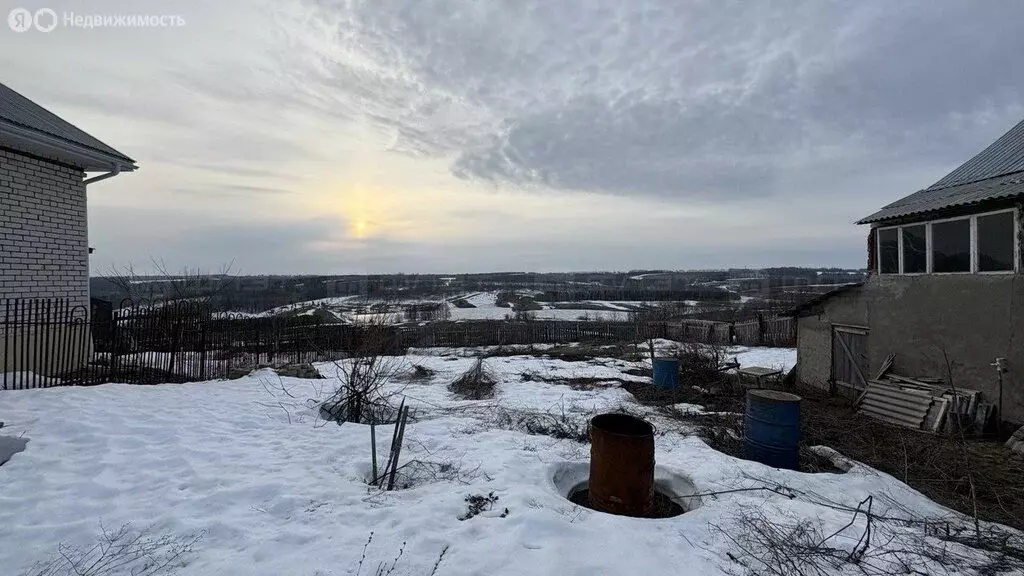 Дом в село Бишня, Южная улица, 10 (25 м) - Фото 1