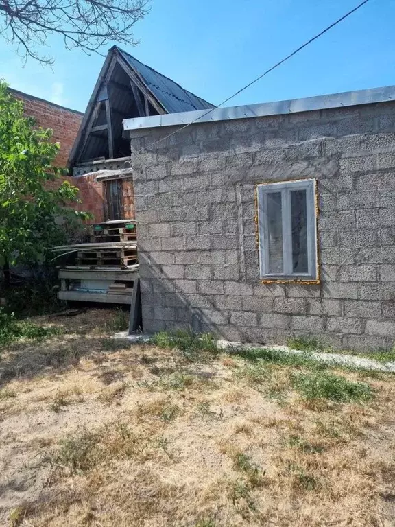 Дом в Астраханская область, Астрахань ул. 2-я Пархоменко, 122 (49 м) - Фото 0