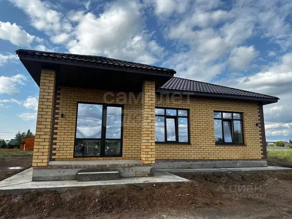 Дом в Оренбургская область, Соль-Илецк ул. Булгакова (80 м) - Фото 0