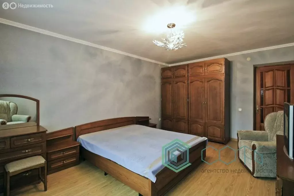 3-комнатная квартира: Калининград, Тихорецкая улица, 12 (96 м) - Фото 0