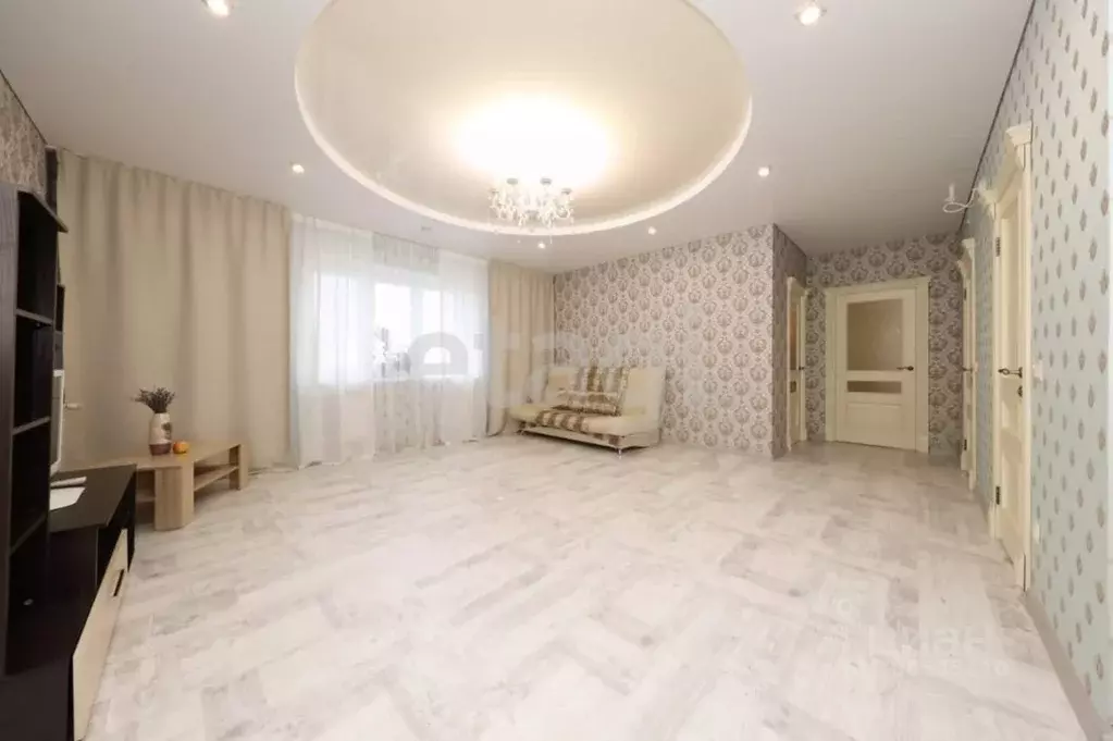 3-к кв. Брянская область, Брянск ул. Луначарского, 7А (100.0 м) - Фото 1