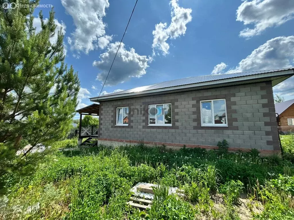 Дом в село Иглино, улица Достоевского, 36 (100 м) - Фото 0