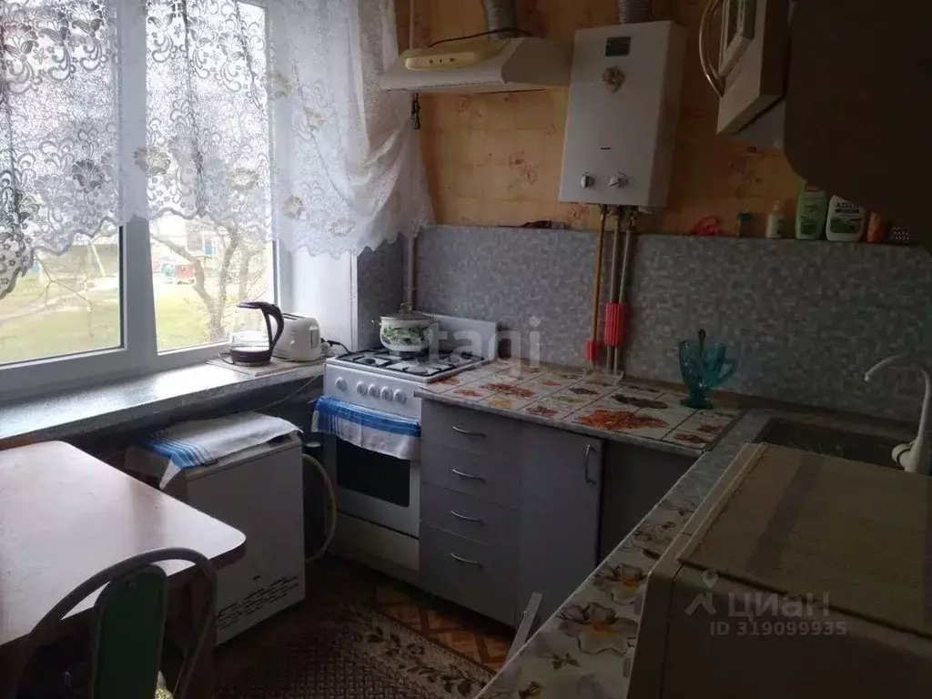 3-к кв. Крым, Красноперекопск 1-й мкр, 8 (60.1 м) - Фото 1
