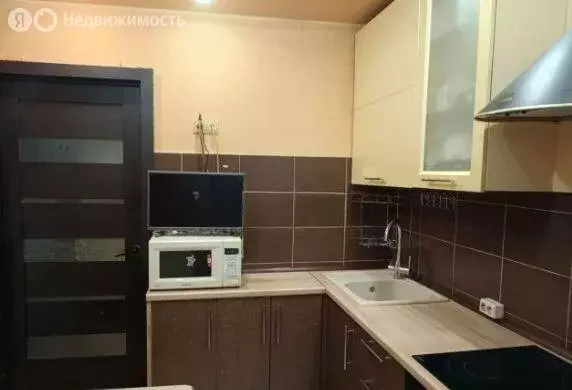 3-комнатная квартира: Тюмень, улица Муравленко, 35 (68.6 м) - Фото 1