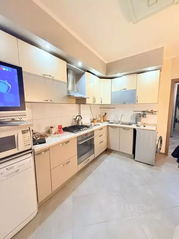 2-к кв. Татарстан, Казань ул. Интернациональная, 13Б (64.5 м) - Фото 1