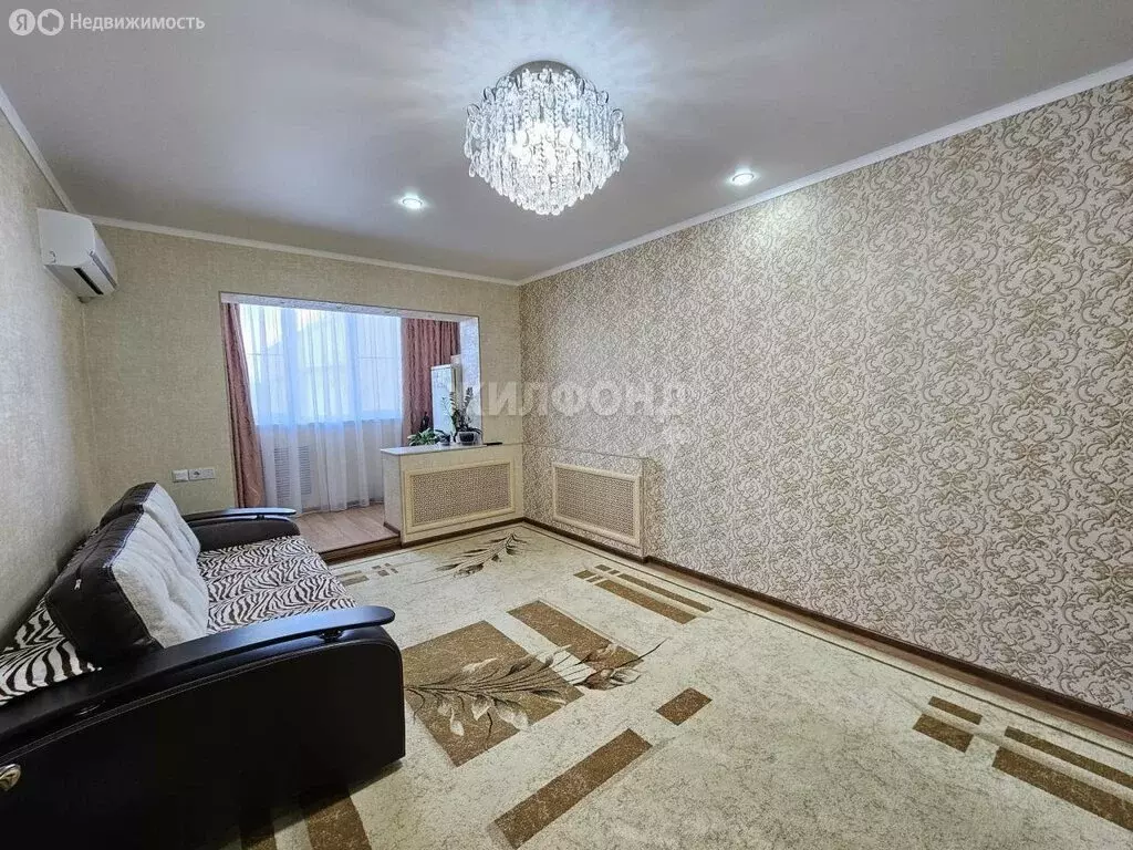 3-комнатная квартира: Астрахань, улица Бабаевского, 31к3 (73 м) - Фото 1