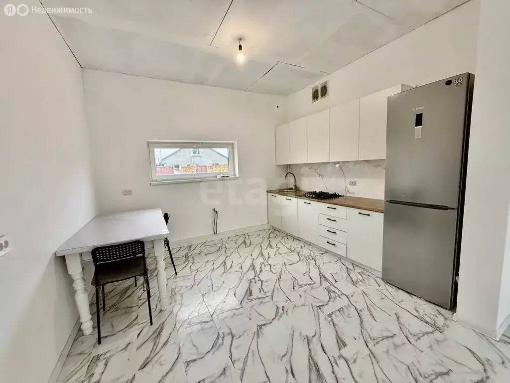 Дом в Михайловка, Средняя улица (150 м) - Фото 1