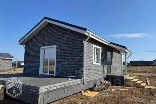 Дом в Новгородская область, Новгородский район, Ракомское с/пос, д. ... - Фото 1