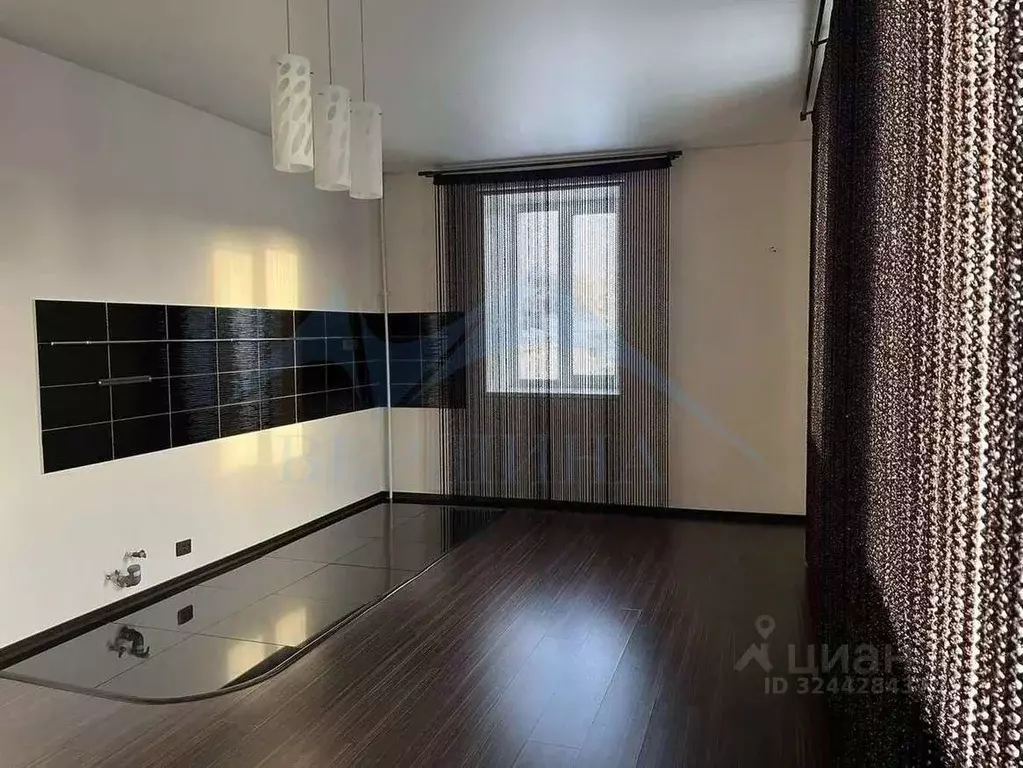 2-к кв. Красноярский край, Норильск Комсомольская ул., 4 (69.6 м) - Фото 1