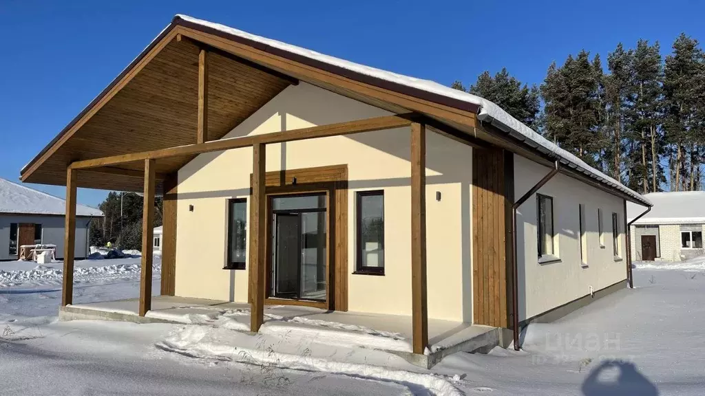 Дом в Свердловская область, Белоярский муниципальный округ, пос. ... - Фото 1