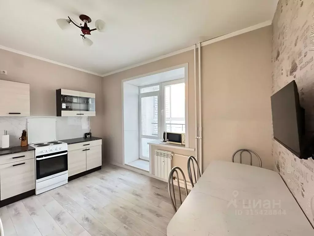 2-к кв. Амурская область, Благовещенск ул. Ломоносова, 167 (65.0 м) - Фото 1